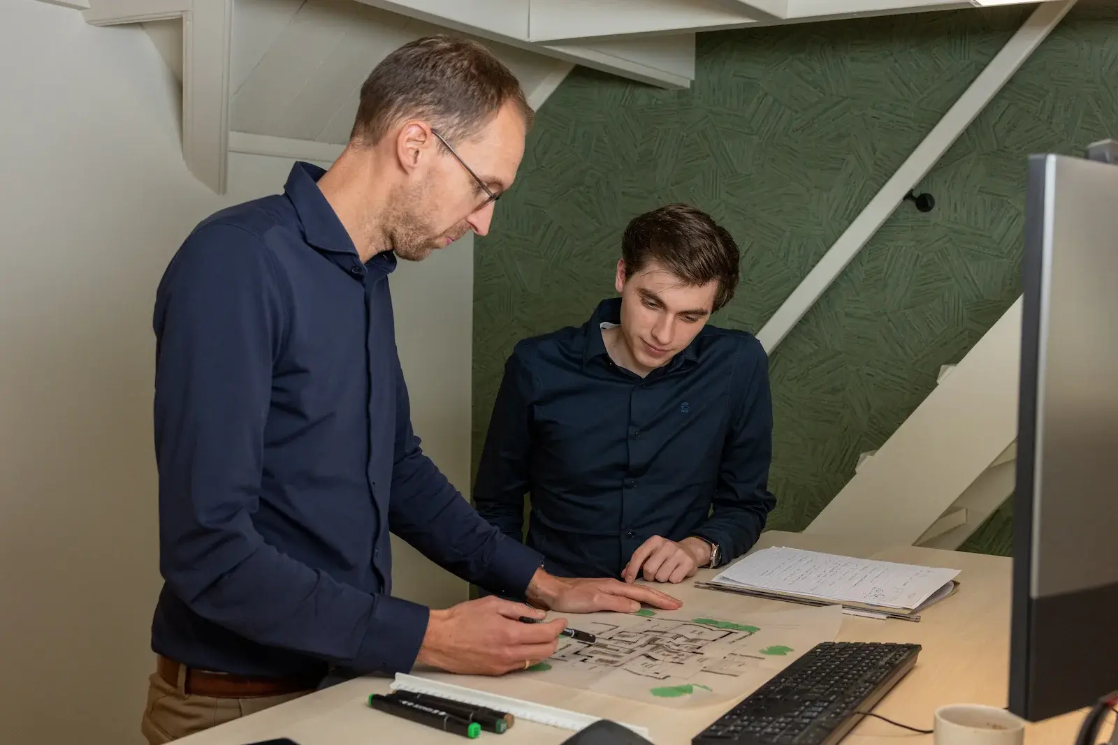 Bongers Architecten 222 Overleg architect en assistent ontwerper (1)